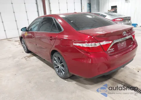 2016 Toyota Camry Xse z USA, uszkodzony, nr VIN 4T1BF1FKXGU592687